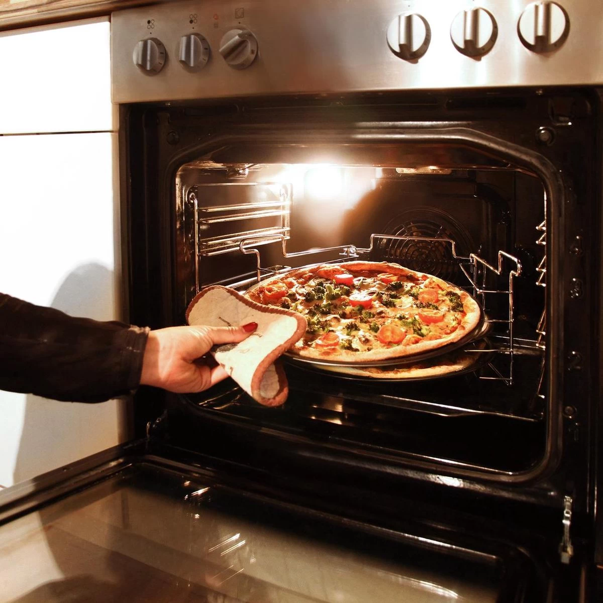 Relaxdays 3 Pizaplaten Met Pizzarek, Pizza Bakplaat Rond 33 Cm, Pizzaplaat 3stuk - Afbeelding 3