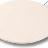 Nonna Pizzasteen Ø30,5 Met RVS Serveerrek - Stenen Pizzaplaat / Ovenplaat (11mm Dik) Voor Oven En Barbecue (BBQ) - Maximaal 600 Graden Celcius